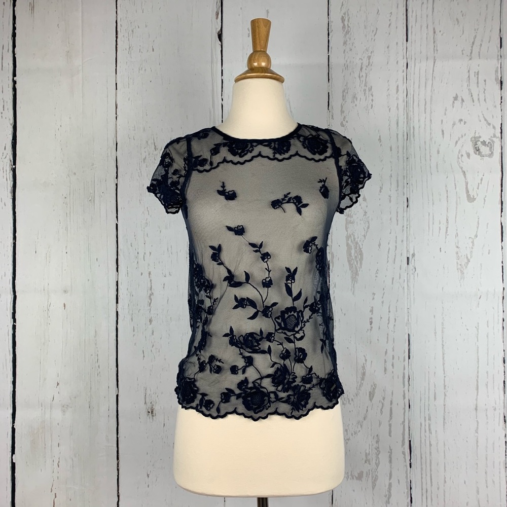HOLLISTER CO || GILLY HICKS Navy Floral Mesh Top